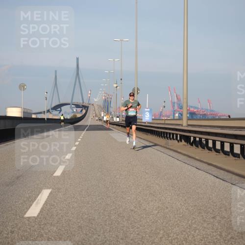 03.10.2025 - Köhlbrandbrückenlauf Fabian Wolf http://msf.ph/oto/9021070 03.10.2025 09:34:02 Position 3 3 meine-sportfotos.de