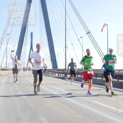 03.10.2025 - Köhlbrandbrückenlauf Matties Gatica Varas http://msf.ph/oto/9021071 03.10.2025 12:23:51 Position 1 4074 meine-sportfotos.de