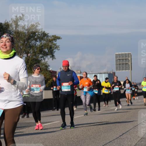 03.10.2025 - Köhlbrandbrückenlauf Luisa Fischer http://msf.ph/oto/9021074 03.10.2025 11:13:53 Position 3 3000, 2248 meine-sportfotos.de
