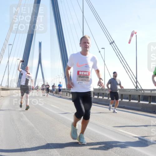 03.10.2025 - Köhlbrandbrückenlauf Matties Gatica Varas http://msf.ph/oto/9021077 03.10.2025 12:23:52 Position 1 4074, 5706 meine-sportfotos.de