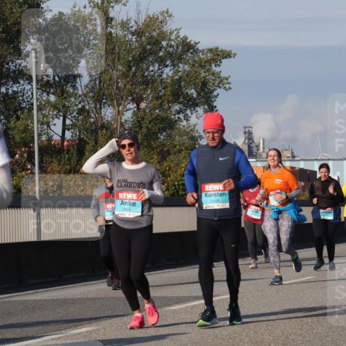 03.10.2025 - Köhlbrandbrückenlauf Luisa Fischer http://msf.ph/oto/9021078 03.10.2025 11:13:54 Position 3 2466, 2248 meine-sportfotos.de