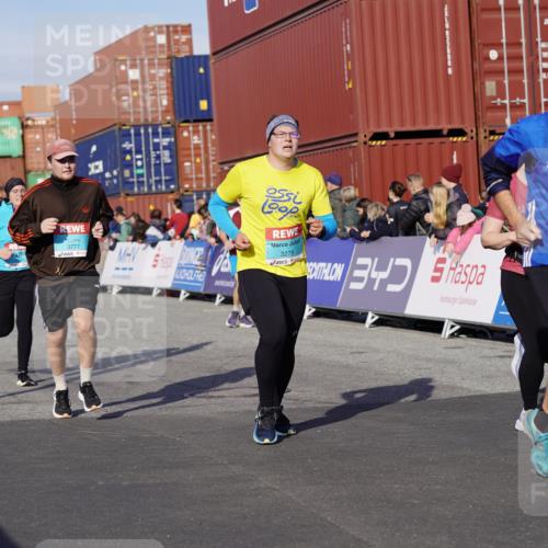 03.10.2025 - Köhlbrandbrückenlauf Michael Burmester http://msf.ph/oto/9021085 03.10.2025 10:22:04 Ziel 1669, 1951, 1984, 2071, 2304, 2314, 3279, 3509, 3777 meine-sportfotos.de