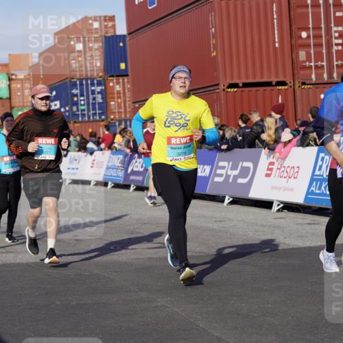 03.10.2025 - Köhlbrandbrückenlauf Michael Burmester http://msf.ph/oto/9021093 03.10.2025 10:22:04 Ziel 1669, 1951, 1984, 2071, 2304, 2314, 3279, 3509, 3777 meine-sportfotos.de