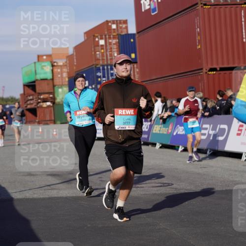 03.10.2025 - Köhlbrandbrückenlauf Michael Burmester http://msf.ph/oto/9021104 03.10.2025 10:22:05 Ziel 1669, 1951, 1984, 2071, 2304, 2313, 2314, 3279, 3509, 3777 meine-sportfotos.de