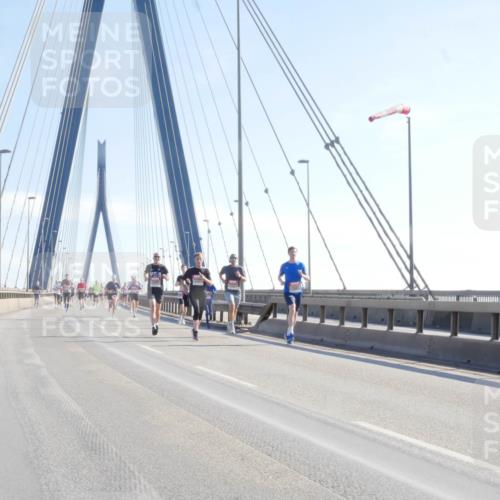 03.10.2025 - Köhlbrandbrückenlauf Matties Gatica Varas http://msf.ph/oto/9021109 03.10.2025 12:23:57 Position 1  meine-sportfotos.de