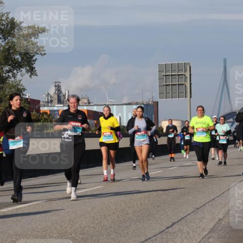 03.10.2025 - Köhlbrandbrückenlauf Luisa Fischer http://msf.ph/oto/9021110 03.10.2025 11:13:58 Position 3  meine-sportfotos.de