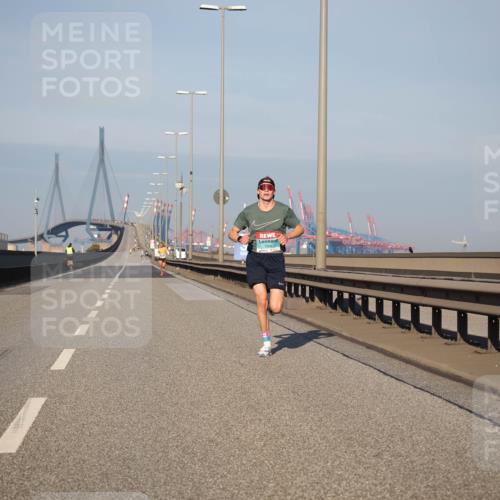 03.10.2025 - Köhlbrandbrückenlauf Fabian Wolf http://msf.ph/oto/9021120 03.10.2025 09:34:04 Position 3  meine-sportfotos.de