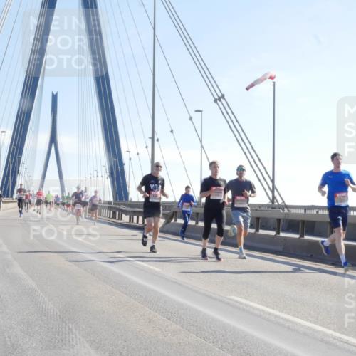 03.10.2025 - Köhlbrandbrückenlauf Matties Gatica Varas http://msf.ph/oto/9021121 03.10.2025 12:24:00 Position 1  meine-sportfotos.de