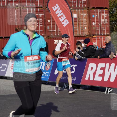 03.10.2025 - Köhlbrandbrückenlauf Michael Burmester http://msf.ph/oto/9021128 03.10.2025 10:22:07 Ziel 1951, 1984, 2071, 2304, 2313, 2314, 3279, 3777 meine-sportfotos.de