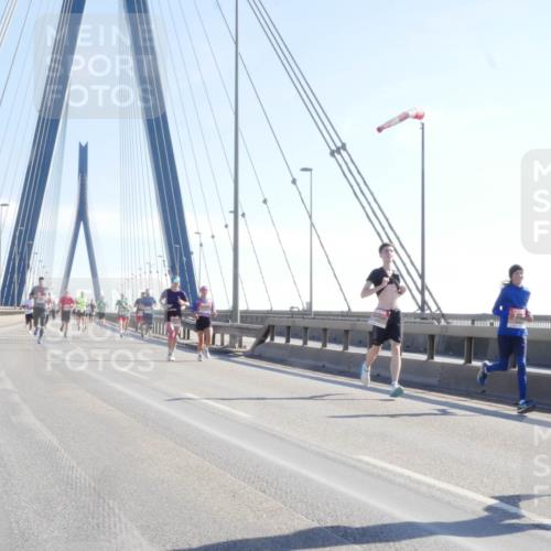 03.10.2025 - Köhlbrandbrückenlauf Matties Gatica Varas http://msf.ph/oto/9021136 03.10.2025 12:24:02 Position 1  meine-sportfotos.de