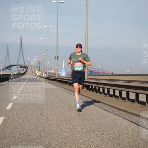 03.10.2025 - Köhlbrandbrückenlauf Fabian Wolf http://msf.ph/oto/9021137 03.10.2025 09:34:05 Position 3 1008 meine-sportfotos.de