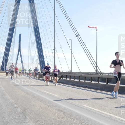 03.10.2025 - Köhlbrandbrückenlauf Matties Gatica Varas http://msf.ph/oto/9021142 03.10.2025 12:24:03 Position 1  meine-sportfotos.de