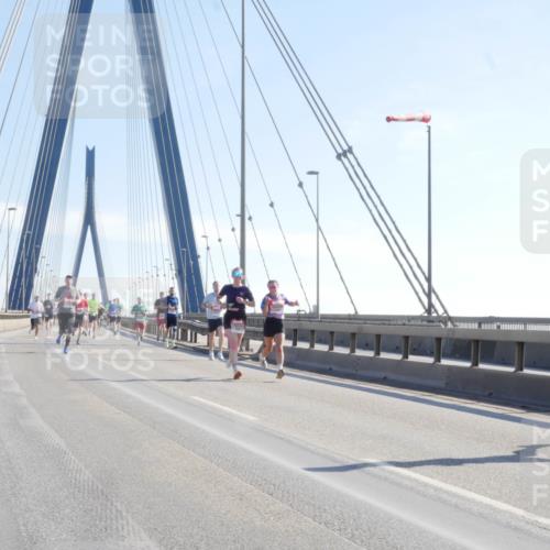 03.10.2025 - Köhlbrandbrückenlauf Matties Gatica Varas http://msf.ph/oto/9021145 03.10.2025 12:24:04 Position 1  meine-sportfotos.de