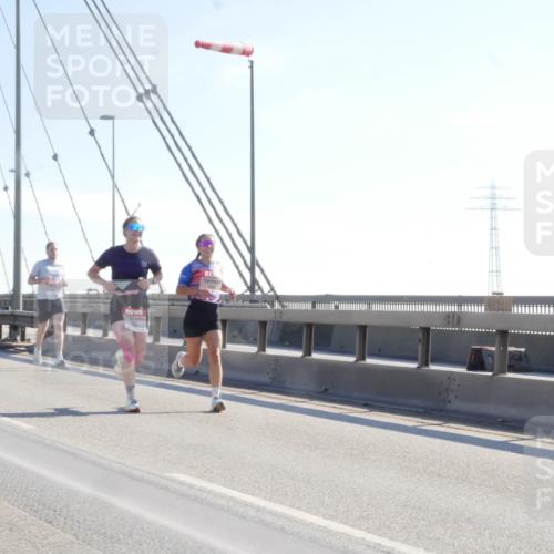 03.10.2025 - Köhlbrandbrückenlauf Matties Gatica Varas http://msf.ph/oto/9021152 03.10.2025 12:24:05 Position 1  meine-sportfotos.de