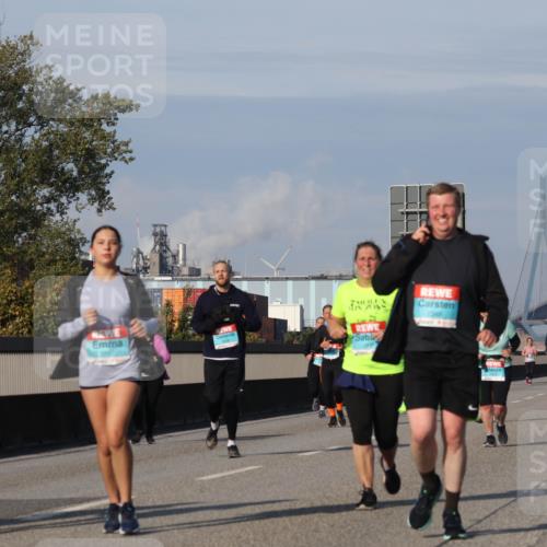 03.10.2025 - Köhlbrandbrückenlauf Luisa Fischer http://msf.ph/oto/9021161 03.10.2025 11:14:03 Position 3 2297 meine-sportfotos.de