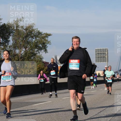 03.10.2025 - Köhlbrandbrückenlauf Luisa Fischer http://msf.ph/oto/9021175 03.10.2025 11:14:04 Position 3 2875, 2297, 2348 meine-sportfotos.de
