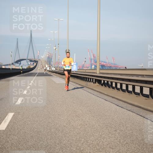 03.10.2025 - Köhlbrandbrückenlauf Fabian Wolf http://msf.ph/oto/9021178 03.10.2025 09:34:18 Position 3  meine-sportfotos.de