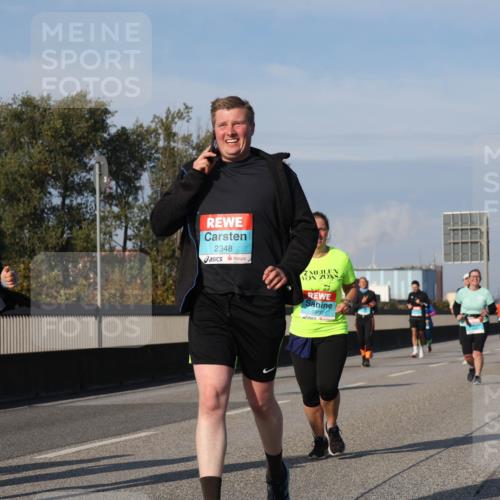 03.10.2025 - Köhlbrandbrückenlauf Luisa Fischer http://msf.ph/oto/9021183 03.10.2025 11:14:06 Position 3 2297, 2348, 1800 meine-sportfotos.de