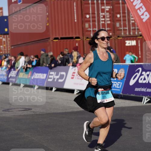 03.10.2025 - Köhlbrandbrückenlauf Michael Burmester http://msf.ph/oto/9021210 03.10.2025 10:22:16 Ziel 2075, 2217, 2218, 2313, 2314, 3577 meine-sportfotos.de