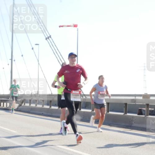 03.10.2025 - Köhlbrandbrückenlauf Matties Gatica Varas http://msf.ph/oto/9021215 03.10.2025 12:24:13 Position 1  meine-sportfotos.de