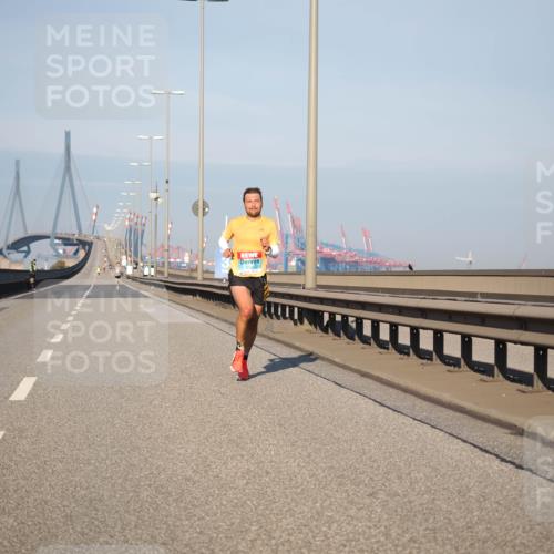 03.10.2025 - Köhlbrandbrückenlauf Fabian Wolf http://msf.ph/oto/9021219 03.10.2025 09:34:19 Position 3  meine-sportfotos.de