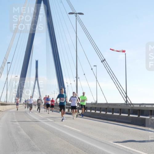03.10.2025 - Köhlbrandbrückenlauf Matties Gatica Varas http://msf.ph/oto/9021231 03.10.2025 12:24:17 Position 1 1115 meine-sportfotos.de