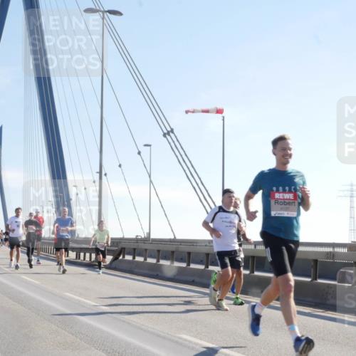 03.10.2025 - Köhlbrandbrückenlauf Matties Gatica Varas http://msf.ph/oto/9021243 03.10.2025 12:24:20 Position 1 9095, 4137 meine-sportfotos.de