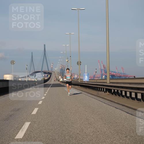 03.10.2025 - Köhlbrandbrückenlauf Fabian Wolf http://msf.ph/oto/9021252 03.10.2025 09:34:38 Position 3 3 meine-sportfotos.de