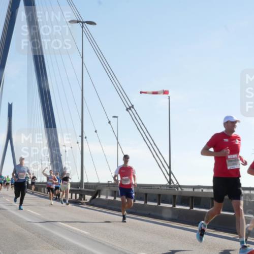 03.10.2025 - Köhlbrandbrückenlauf Matties Gatica Varas http://msf.ph/oto/9021269 03.10.2025 12:24:26 Position 1  meine-sportfotos.de