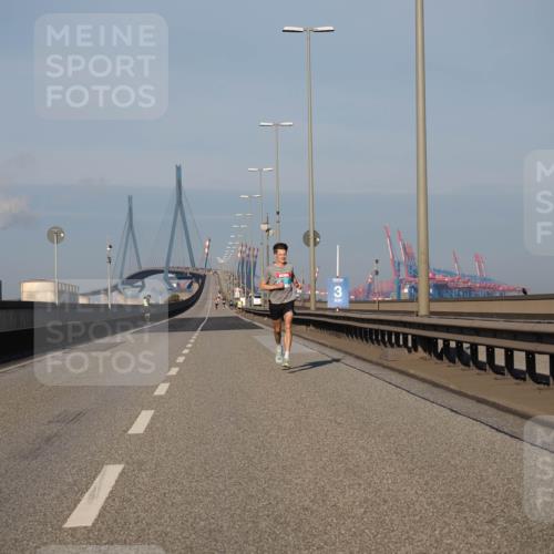 03.10.2025 - Köhlbrandbrückenlauf Fabian Wolf http://msf.ph/oto/9021270 03.10.2025 09:34:39 Position 3 3 meine-sportfotos.de
