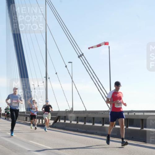 03.10.2025 - Köhlbrandbrückenlauf Matties Gatica Varas http://msf.ph/oto/9021274 03.10.2025 12:24:27 Position 1  meine-sportfotos.de