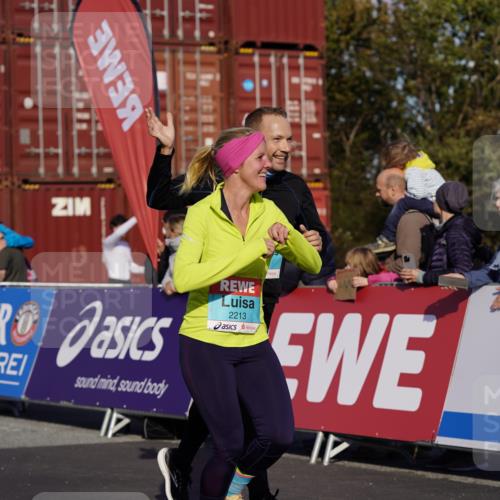 03.10.2025 - Köhlbrandbrückenlauf Michael Burmester http://msf.ph/oto/9021295 03.10.2025 10:22:31 Ziel 2049, 2213, 2296, 2300, 2308, 3582, 3583, 3619 meine-sportfotos.de