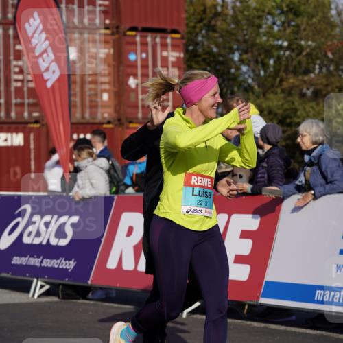 03.10.2025 - Köhlbrandbrückenlauf Michael Burmester http://msf.ph/oto/9021303 03.10.2025 10:22:31 Ziel 2049, 2213, 2296, 2300, 2308, 3582, 3583, 3619 meine-sportfotos.de