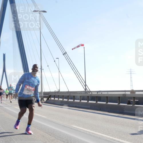 03.10.2025 - Köhlbrandbrückenlauf Matties Gatica Varas http://msf.ph/oto/9021304 03.10.2025 12:24:33 Position 1 5718 meine-sportfotos.de