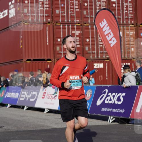 03.10.2025 - Köhlbrandbrückenlauf Michael Burmester http://msf.ph/oto/9021318 03.10.2025 10:22:34 Ziel 2049, 2099, 2213, 2300, 2308, 3582, 3583, 3619 meine-sportfotos.de