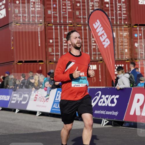 03.10.2025 - Köhlbrandbrückenlauf Michael Burmester http://msf.ph/oto/9021322 03.10.2025 10:22:34 Ziel 2049, 2099, 2213, 2300, 2308, 3582, 3583, 3619 meine-sportfotos.de