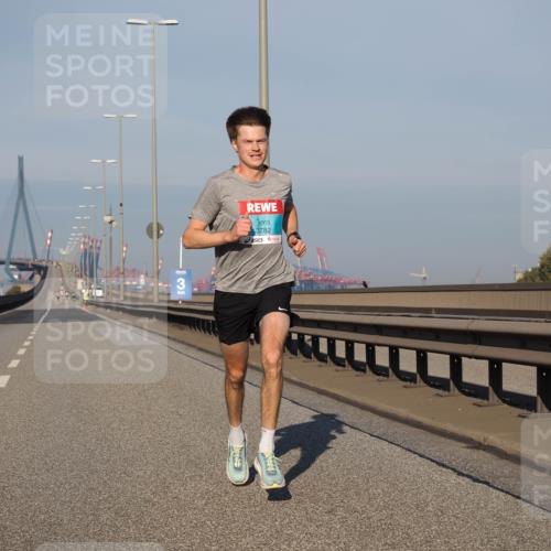 03.10.2025 - Köhlbrandbrückenlauf Fabian Wolf http://msf.ph/oto/9021333 03.10.2025 09:34:42 Position 3 3782, 3 meine-sportfotos.de