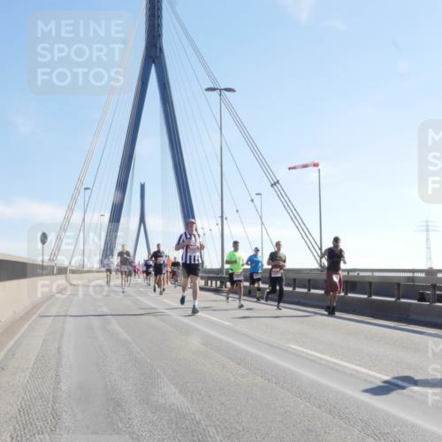 03.10.2025 - Köhlbrandbrückenlauf Matties Gatica Varas http://msf.ph/oto/9021335 03.10.2025 12:24:40 Position 1  meine-sportfotos.de