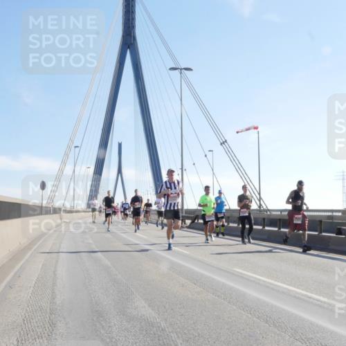 03.10.2025 - Köhlbrandbrückenlauf Matties Gatica Varas http://msf.ph/oto/9021336 03.10.2025 12:24:40 Position 1  meine-sportfotos.de