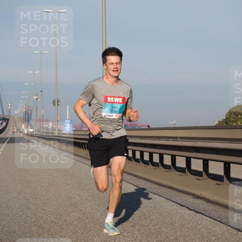 03.10.2025 - Köhlbrandbrückenlauf Fabian Wolf http://msf.ph/oto/9021338 03.10.2025 09:34:43 Position 3 3782 meine-sportfotos.de