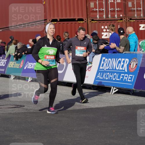 03.10.2025 - Köhlbrandbrückenlauf Michael Burmester http://msf.ph/oto/9021343 03.10.2025 10:22:36 Ziel 1452, 2028, 2049, 2099, 2308, 3582, 3583, 3619 meine-sportfotos.de