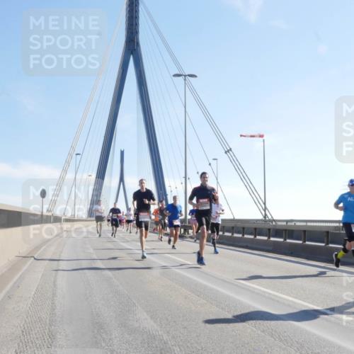 03.10.2025 - Köhlbrandbrückenlauf Matties Gatica Varas http://msf.ph/oto/9021346 03.10.2025 12:24:43 Position 1  meine-sportfotos.de