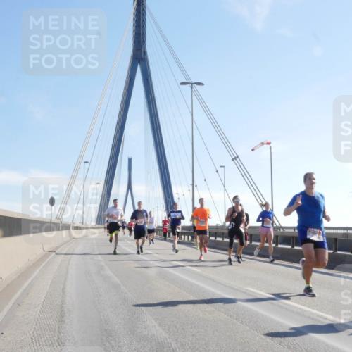 03.10.2025 - Köhlbrandbrückenlauf Matties Gatica Varas http://msf.ph/oto/9021357 03.10.2025 12:24:45 Position 1  meine-sportfotos.de