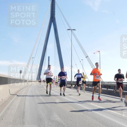 03.10.2025 - Köhlbrandbrückenlauf Matties Gatica Varas http://msf.ph/oto/9021362 03.10.2025 12:24:47 Position 1  meine-sportfotos.de