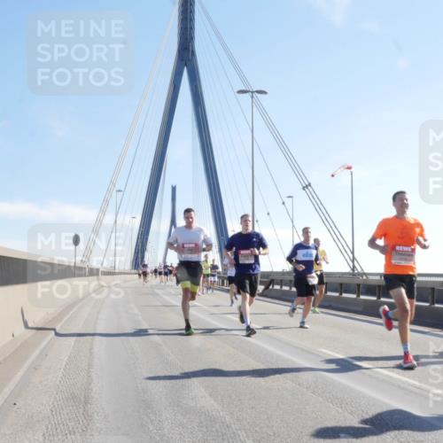 03.10.2025 - Köhlbrandbrückenlauf Matties Gatica Varas http://msf.ph/oto/9021365 03.10.2025 12:24:47 Position 1  meine-sportfotos.de