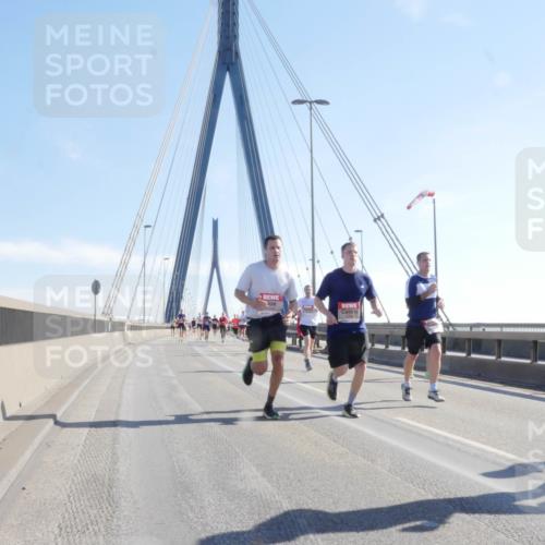 03.10.2025 - Köhlbrandbrückenlauf Matties Gatica Varas http://msf.ph/oto/9021367 03.10.2025 12:24:48 Position 1  meine-sportfotos.de