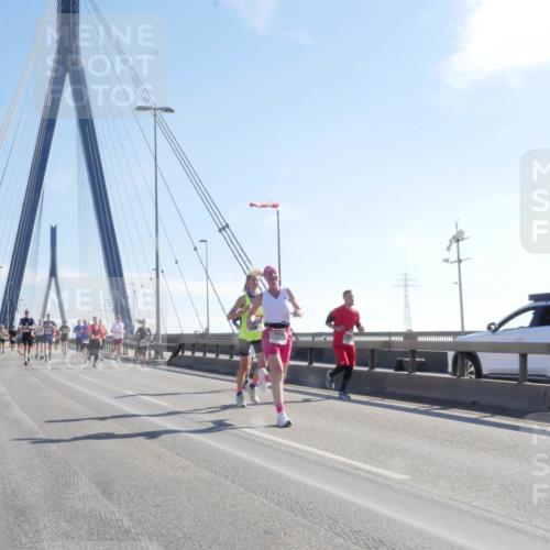 03.10.2025 - Köhlbrandbrückenlauf Matties Gatica Varas http://msf.ph/oto/9021386 03.10.2025 12:24:52 Position 1 0, 24, 50 meine-sportfotos.de