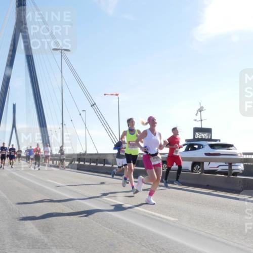 03.10.2025 - Köhlbrandbrückenlauf Matties Gatica Varas http://msf.ph/oto/9021388 03.10.2025 12:24:53 Position 1 0, 24, 5 meine-sportfotos.de