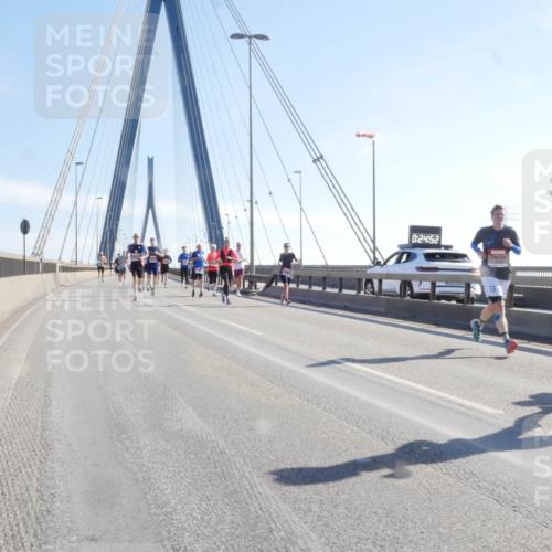 03.10.2025 - Köhlbrandbrückenlauf Matties Gatica Varas http://msf.ph/oto/9021392 03.10.2025 12:24:54 Position 1 0, 24, 52, 13 meine-sportfotos.de
