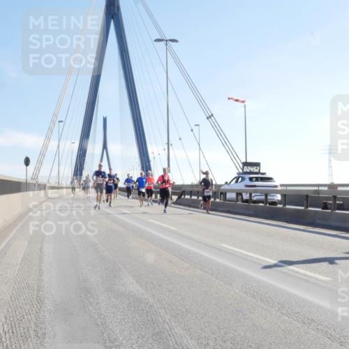 03.10.2025 - Köhlbrandbrückenlauf Matties Gatica Varas http://msf.ph/oto/9021393 03.10.2025 12:24:54 Position 1 0, 24, 52, 13 meine-sportfotos.de